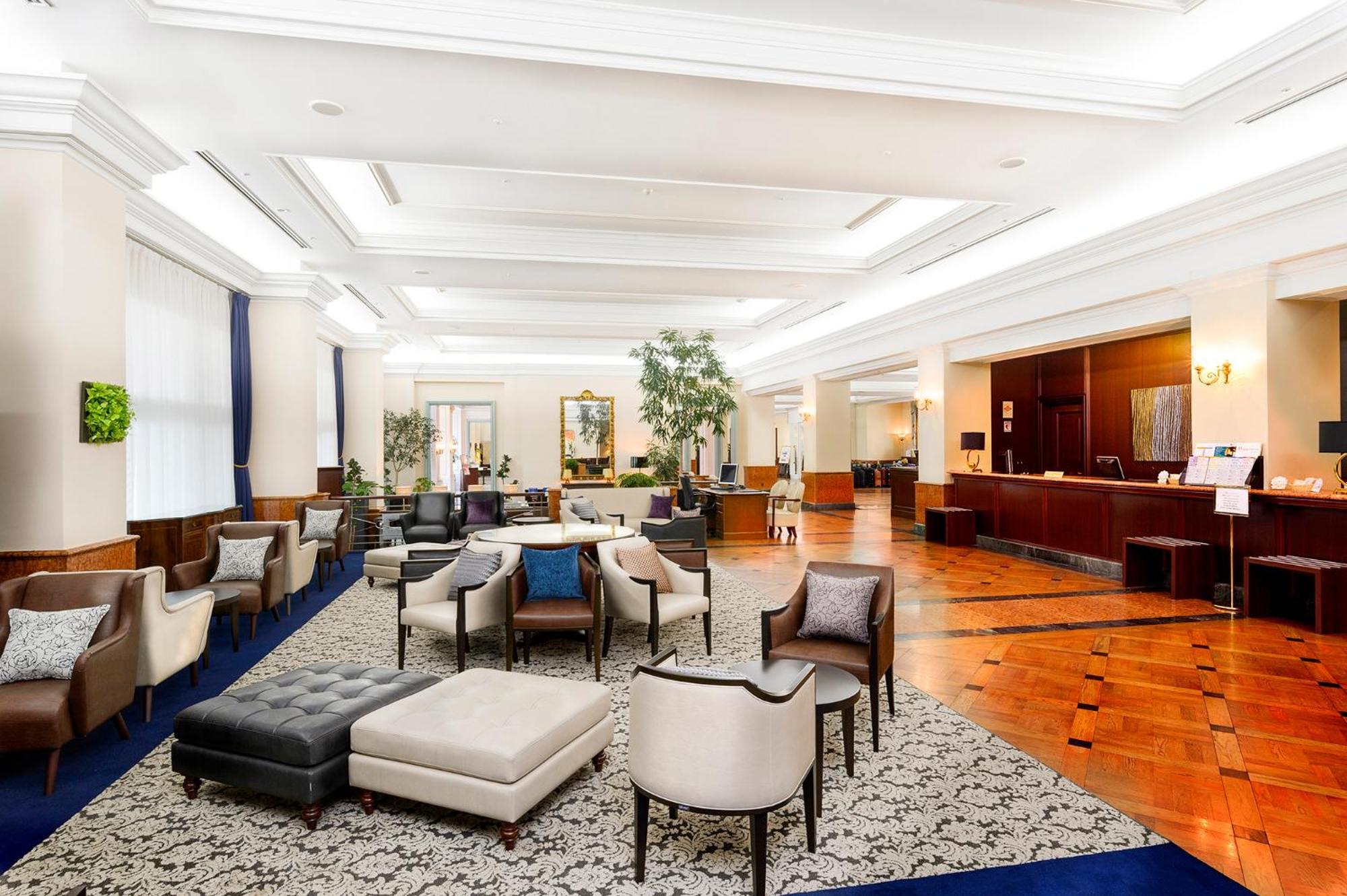 Watermark Hotel Nagasaki Huis Ten Bosch Sasebo Buitenkant foto The lobby of the hotel
