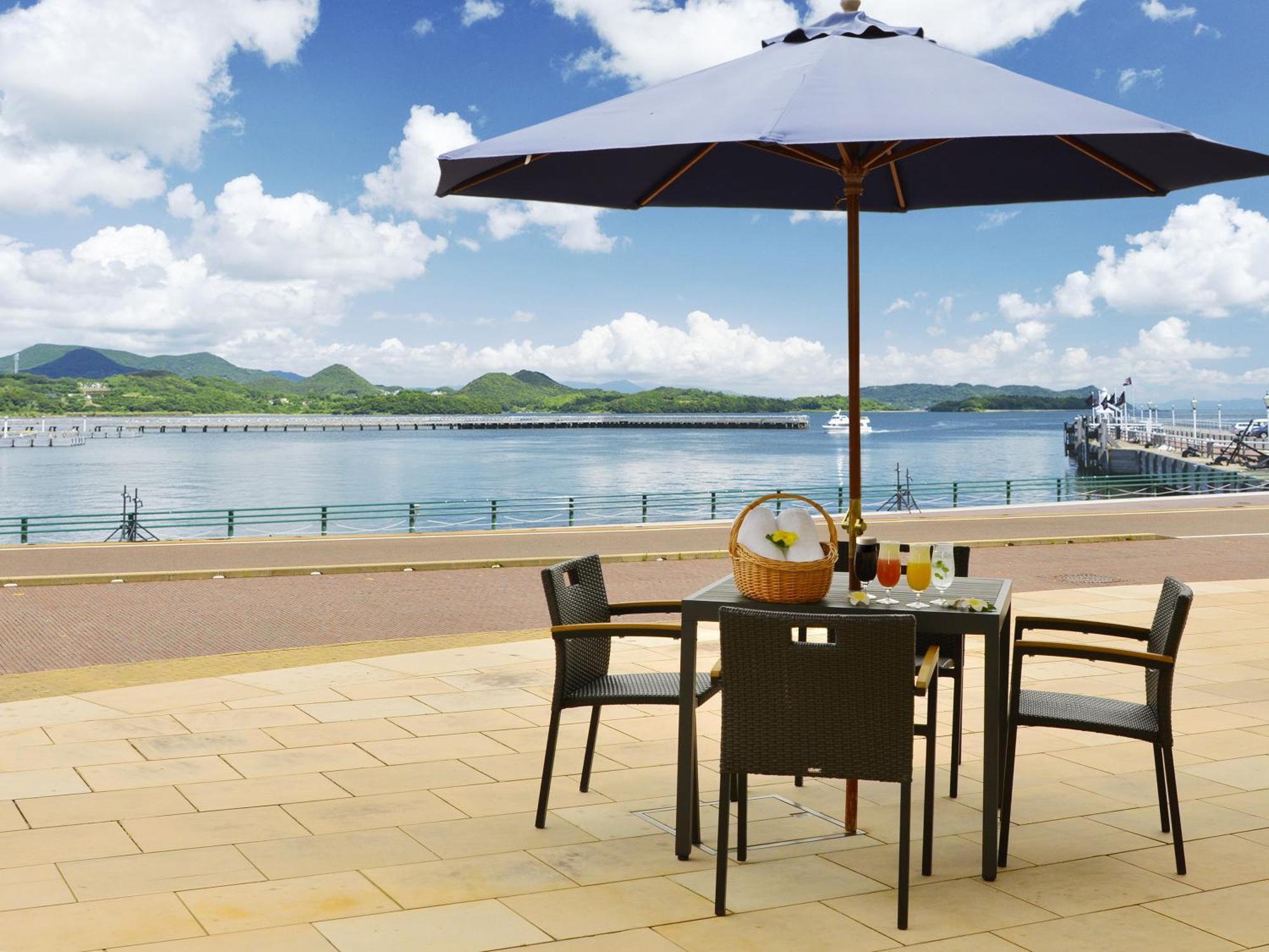 Watermark Hotel Nagasaki Huis Ten Bosch Sasebo Buitenkant foto Patio furniture