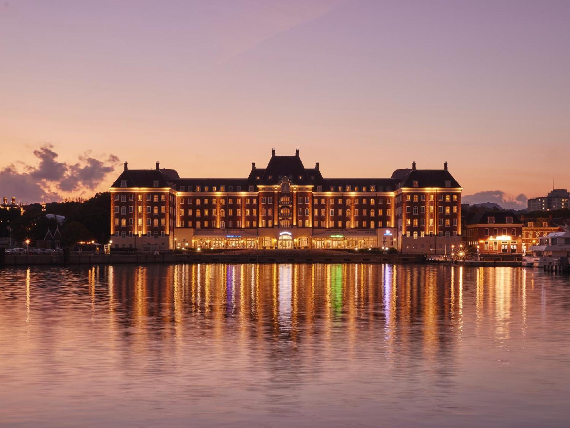 Watermark Hotel Nagasaki Huis Ten Bosch Sasebo Buitenkant foto The Hotel at the Port of Antwerp